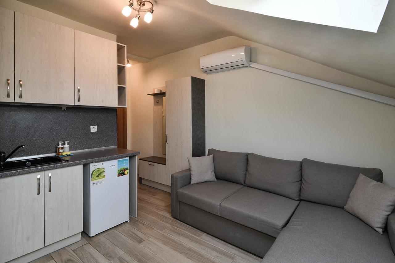 Small Studio On Budget In The Heart Of City Varna Ngoại thất bức ảnh