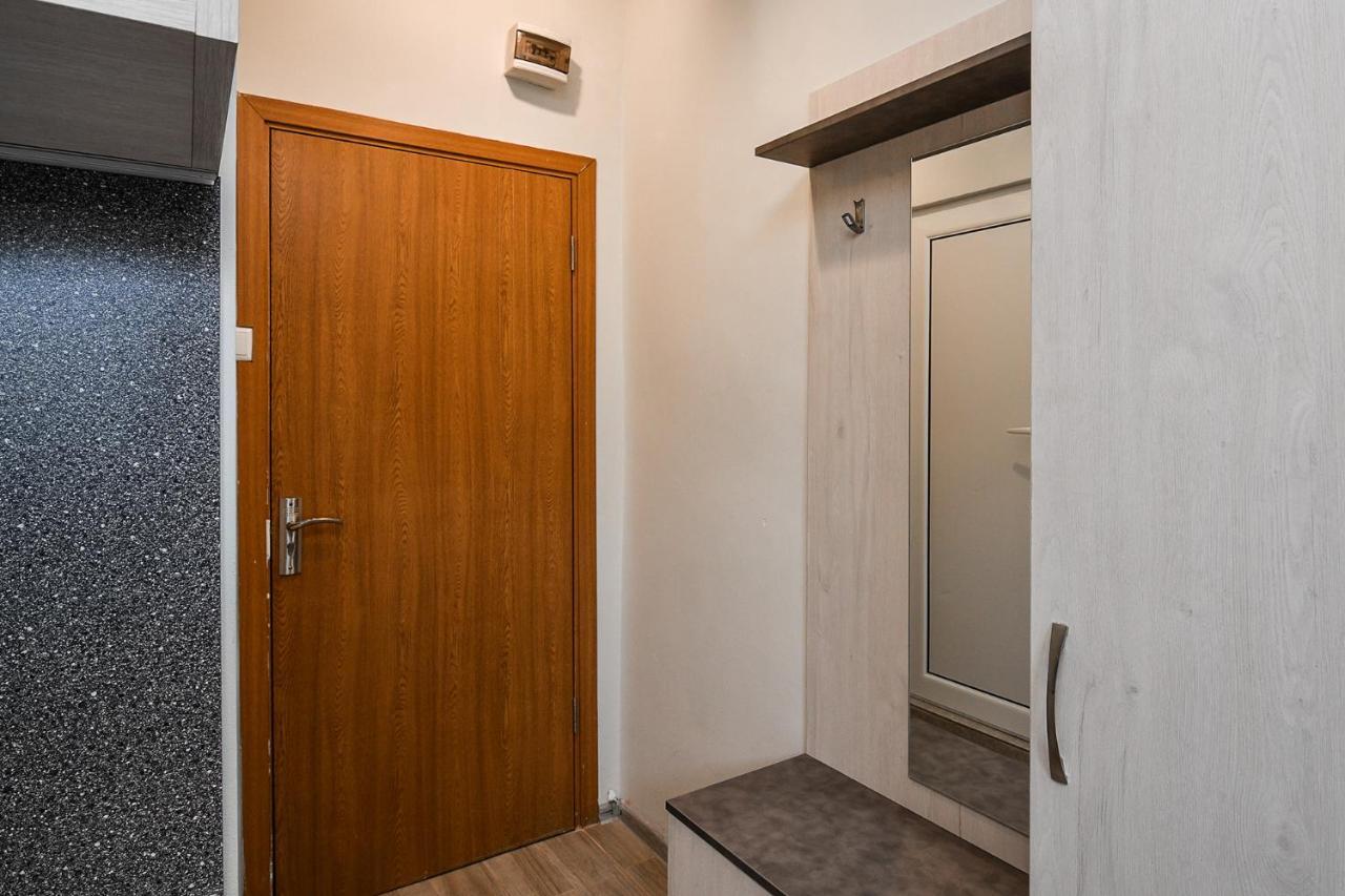Small Studio On Budget In The Heart Of City Varna Ngoại thất bức ảnh